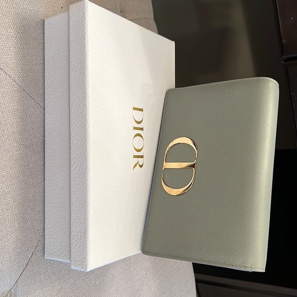 Dior 2-IN-1 30 MONTAIGNE POUCH - Picture 8 of 9